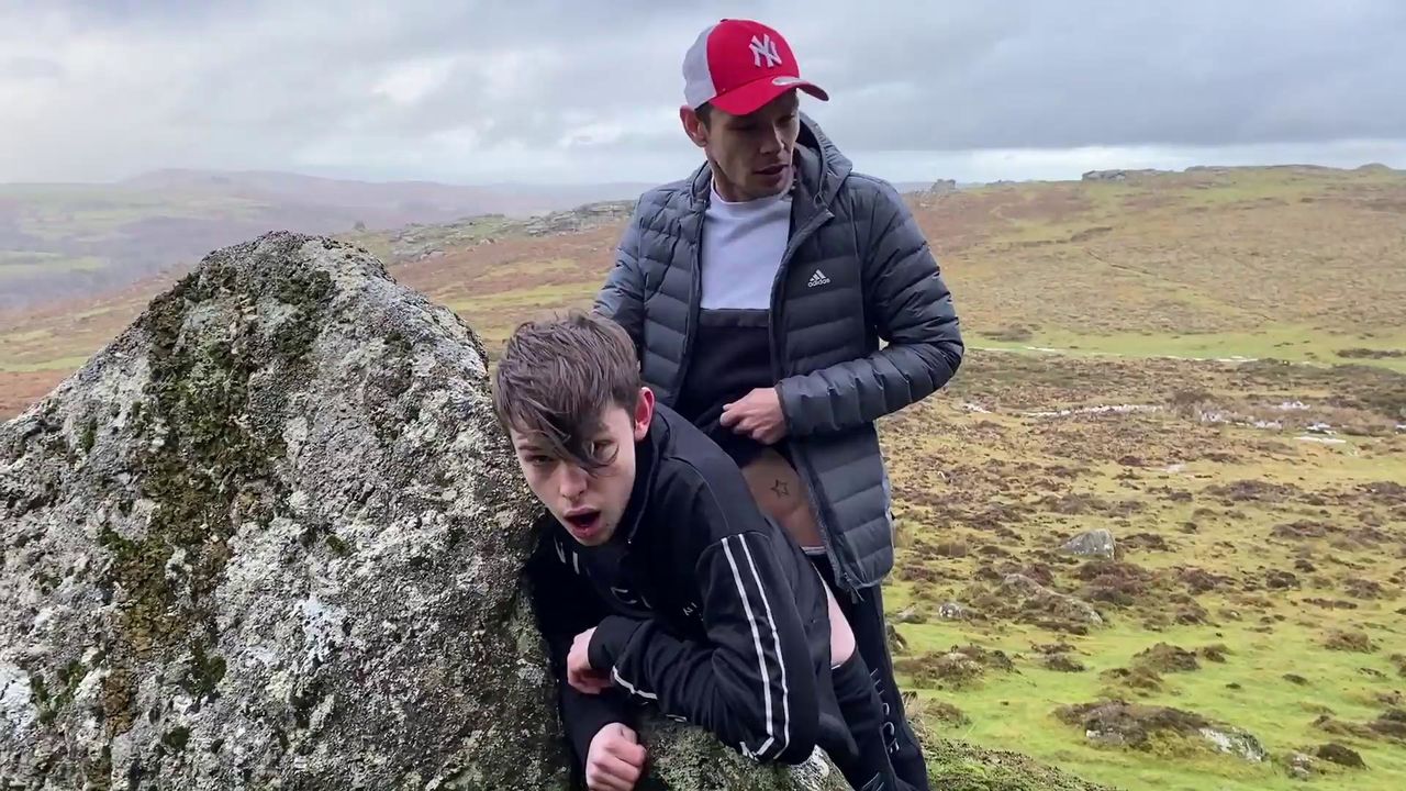 Harri Oakland Goes Hiking with Twinkguy