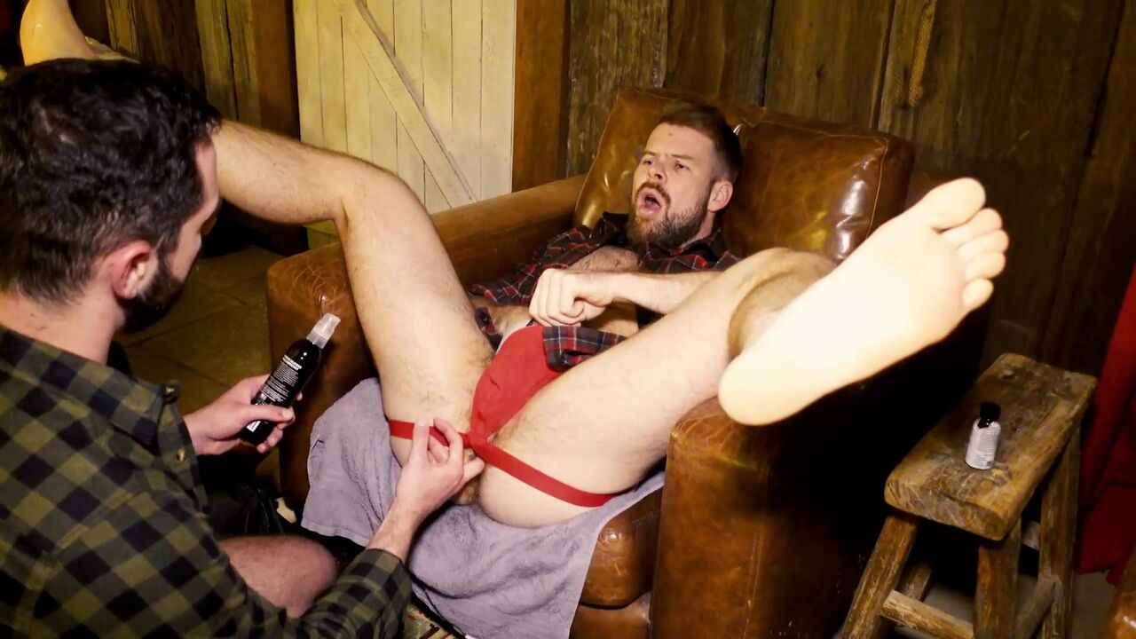 Two Bottoms One Dildo