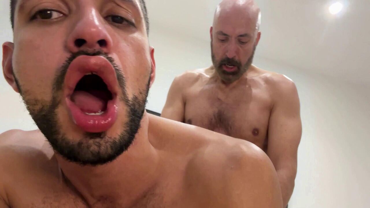 Max Fucks Oskar, Hot Latino Hunk (3)