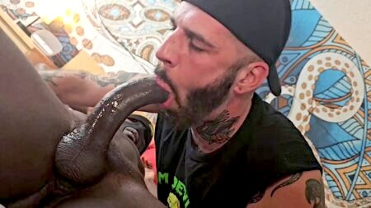 Sucking Kingston Blaze S Huge Cock