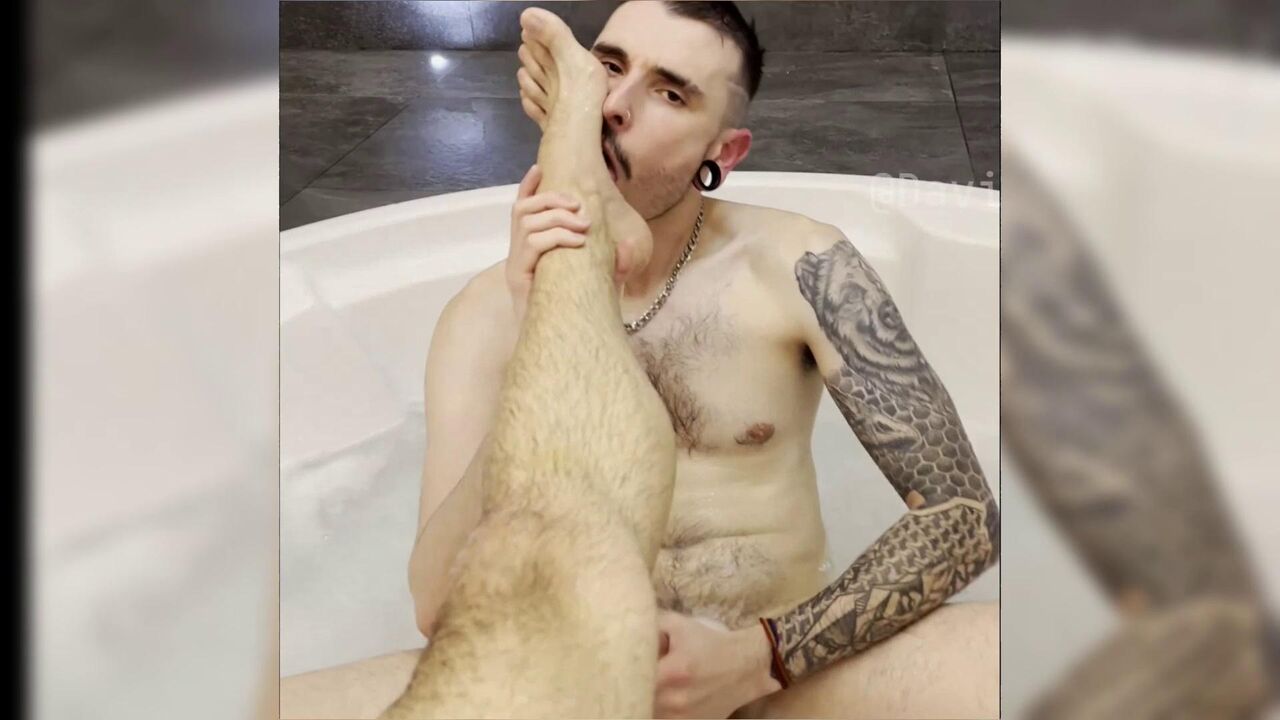Hot Daddy Fucking Rough Sexy Stud In Public Jacuzzi