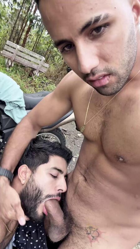 Una perrita sedienta de verga🏍️🍆